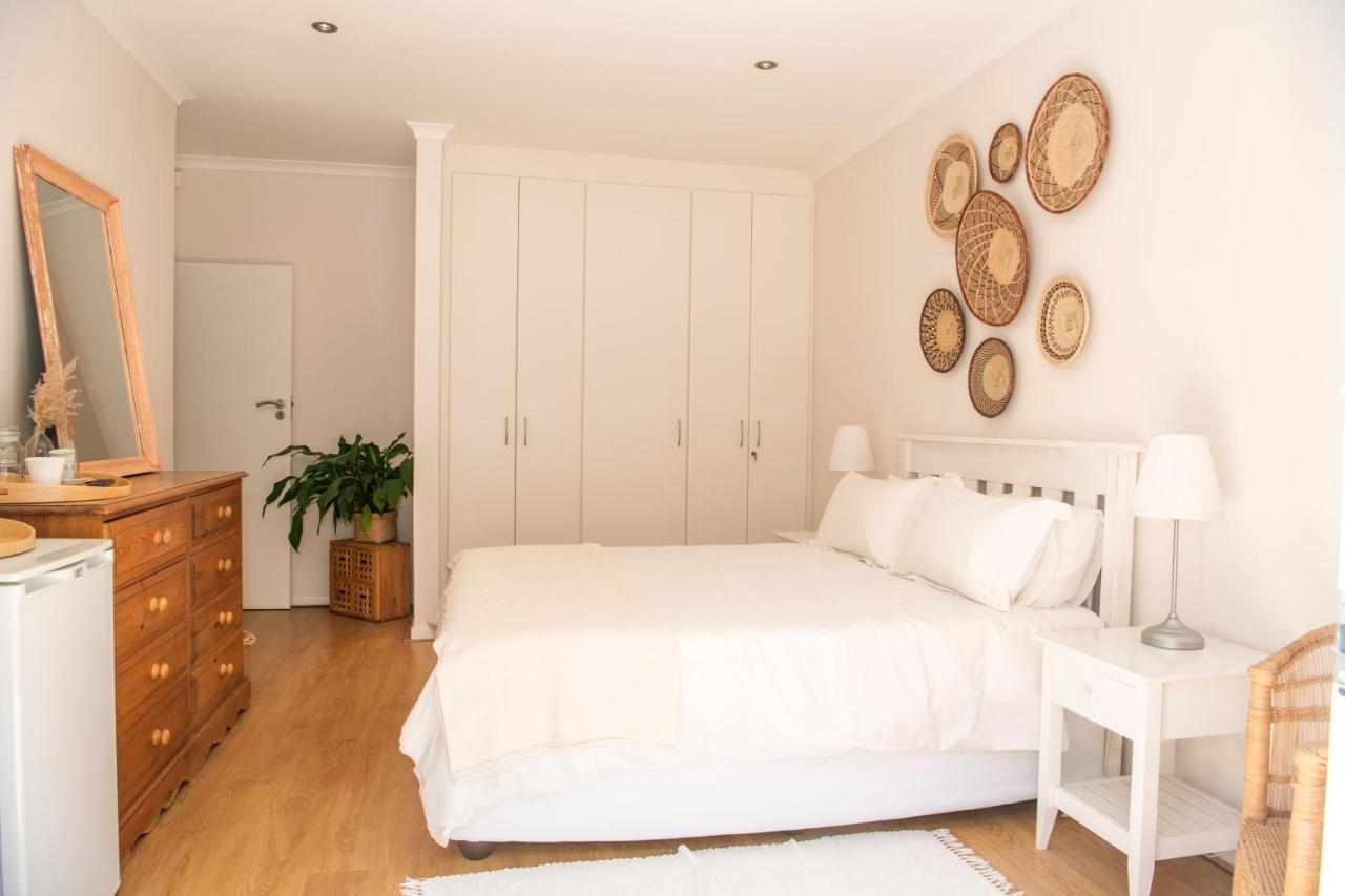 Camps Bay Guest Suite With Private Pool Kaapstad Buitenkant foto