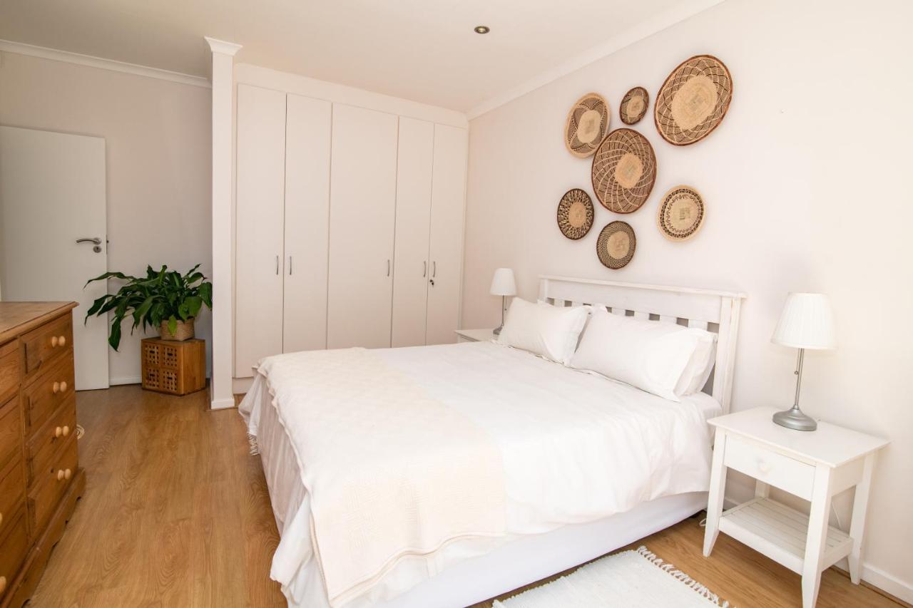 Camps Bay Guest Suite With Private Pool Kaapstad Buitenkant foto